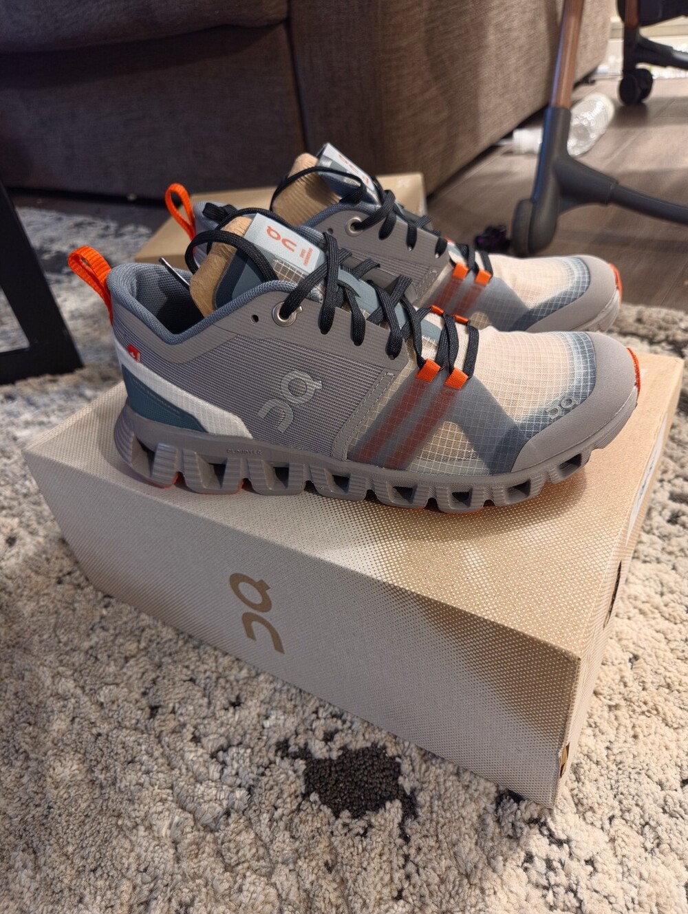 On Cloud X Shift  Womens 5nor 3.5 Youth